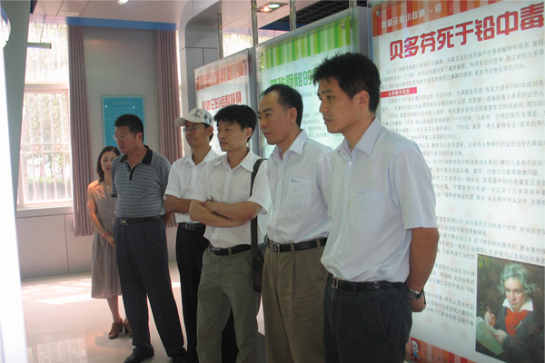 山東省食品藥品監(jiān)督管理局副局長(zhǎng)陳耕一行到我公司參觀、視察 